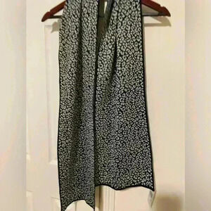 Michael kors nwt leopard print scarf holiday silver and black
